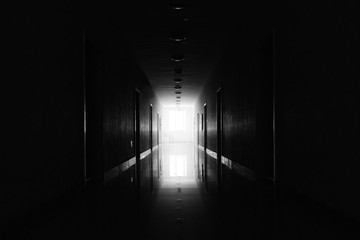 黑暗走廊