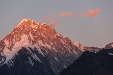 贡嘎日落 日照金山