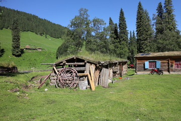 山沟木屋