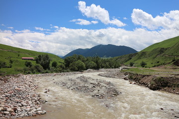 山谷河流