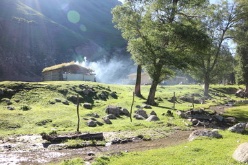 琼库什台 山谷清晨