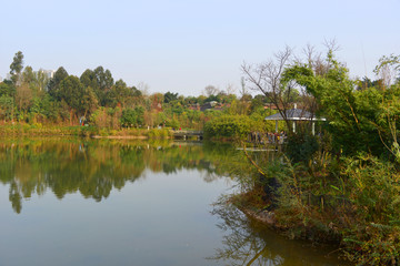 四川师范大学 龙湖风光