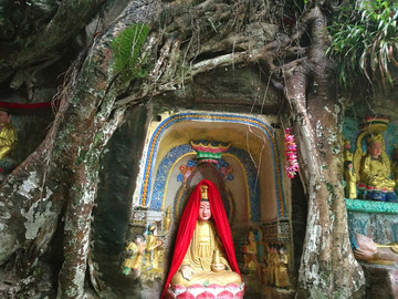 乐至报国寺 摩崖造像