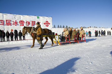 伊萨人节  马拉雪橇