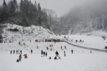 露天滑冰场 石柱滑雪场