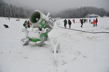 滑雪场设施  滑雪设施