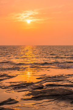 北海涠洲岛五彩滩的日出