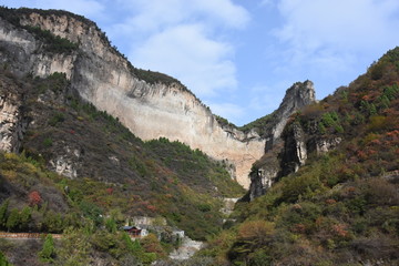 峡谷山峰