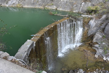 水库 坝堤