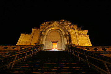 契迪龙寺台阶夜景