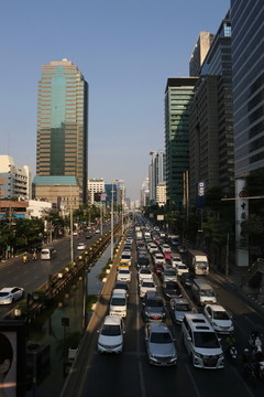 曼谷主干道街景