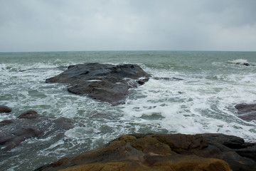 海南文昌石头公园的海浪