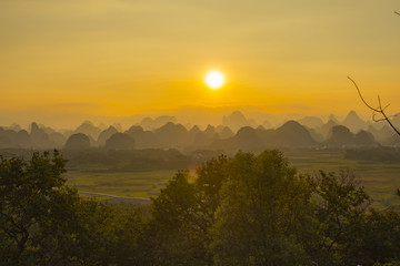 夕照图