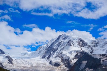 雪山白云