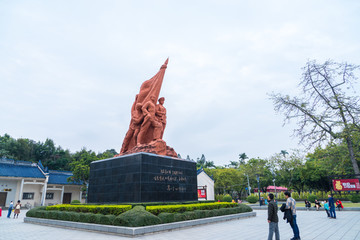 革命雕塑李明瑞韦拔群烈士碑园