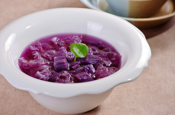 紫薯炖雪耳