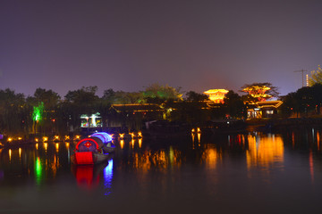 清明上河园夜景