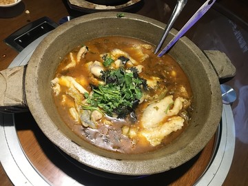 酸菜石锅鱼摄影