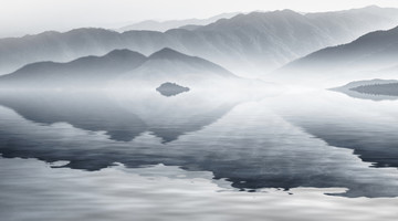 意境水墨山水背景