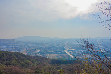 灵岩山