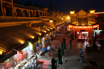 陕州地坑院美食街夜市