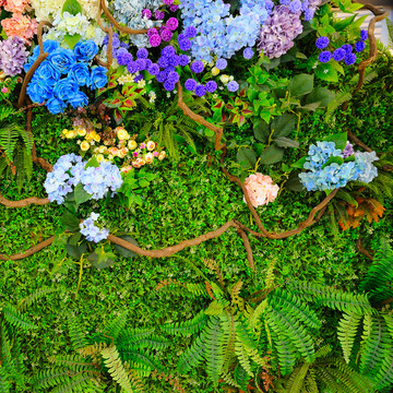 鲜花绿叶背景