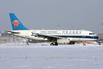 飞机 航班 雪地 中国南方航空