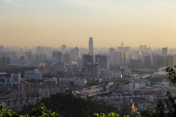 广州白云山俯瞰城市风光