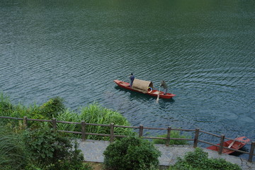 风景如画 江上渔船