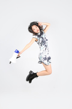 復(fù)古搖滾旗袍美女