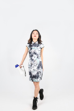 復(fù)古搖滾旗袍美女