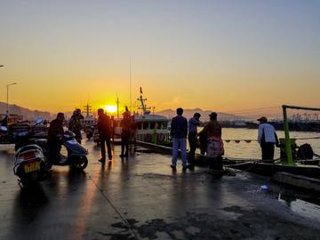 早晨 朝阳 渔港 海滨 朝霞