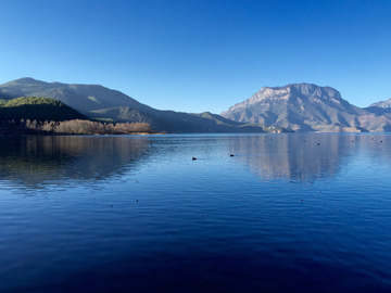 泸沽湖神山