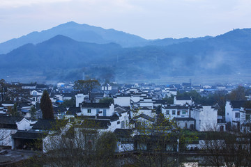 呈坎八卦村晨景