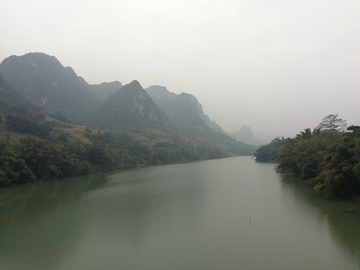 平而河风光