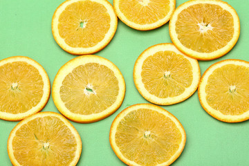 白底上的橙子 橙子切片