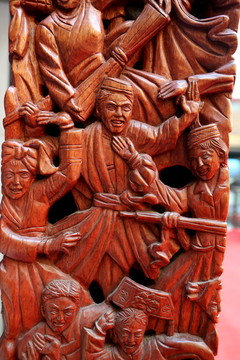 红木雕刻少数民族人物