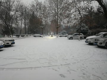 停车场雪景 停车场 雪景 大雪