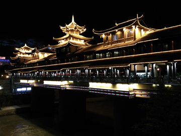 风雨桥夜景