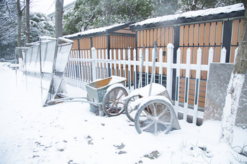 雪中的工地