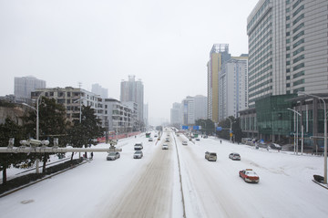 雪后球场路天桥黄浦路方向