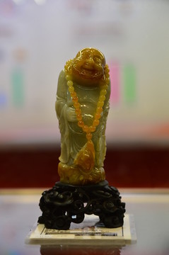 玉雕人物