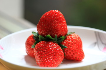 四个草莓