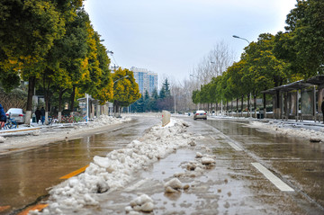 道路积雪