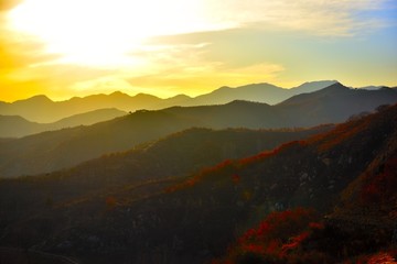 层峦叠嶂