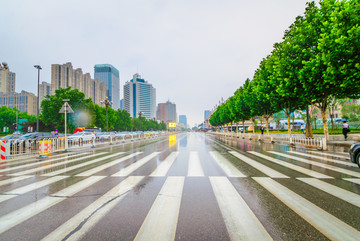 雨中的街道