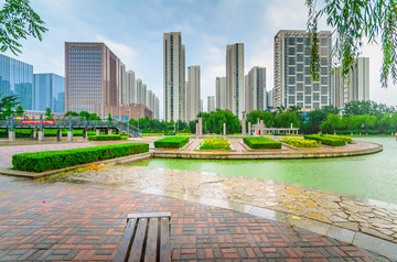 雨中的城市