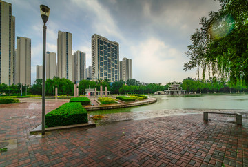 雨中的城市