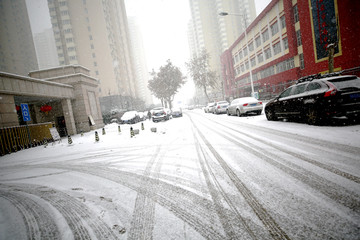 雪中的道路