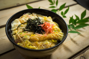 日式黄金猪排饭